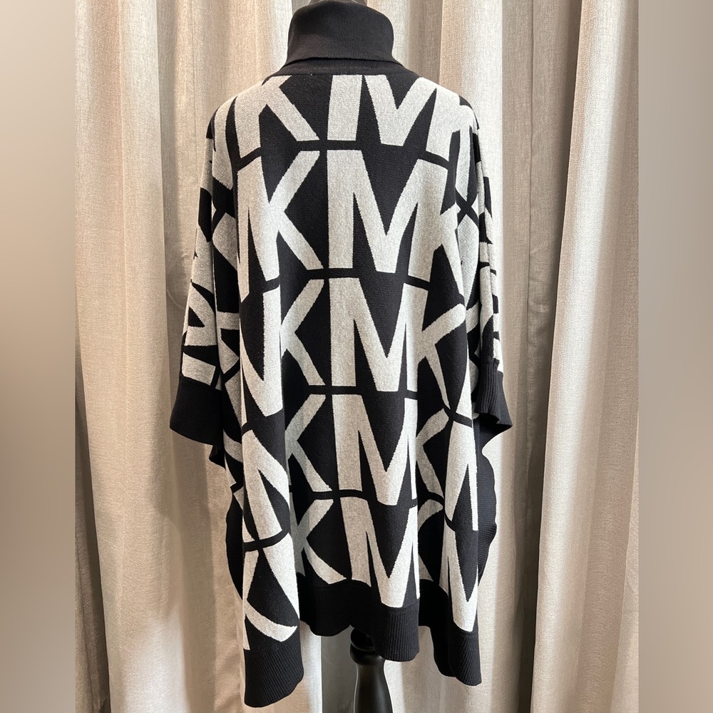 Michael Michael Kors Turtleneck Logo Poncho NWT Size L-XL - Picture 4 of 6